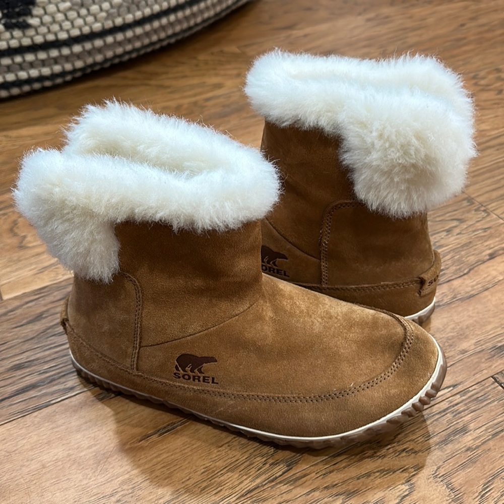 Sorel moccasin boots